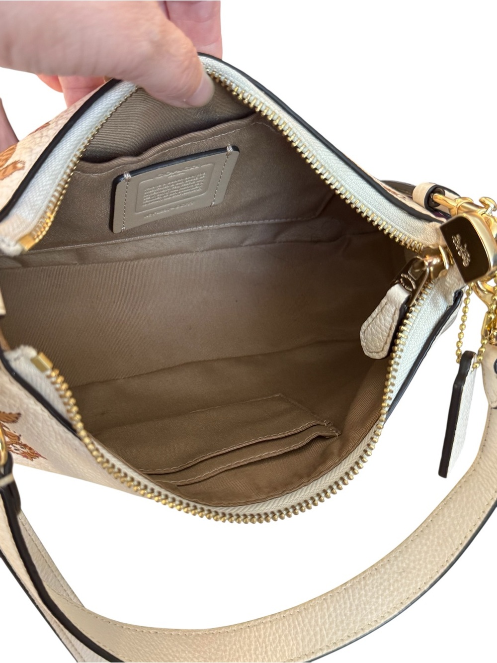 Coach Teri Shoulder Bag with Dancing Kitten Print 2022 - Picture 10 of 11